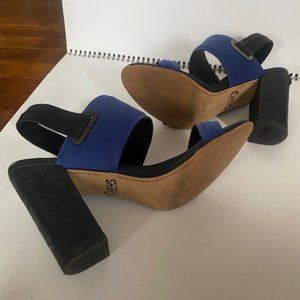 Circus by Sam Eldeman- black and blue heels